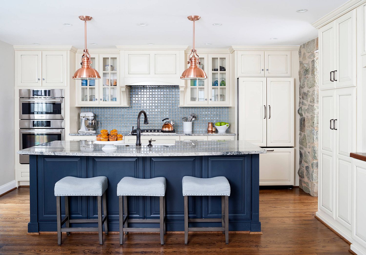 Hint of deep blue for the kitchen in white