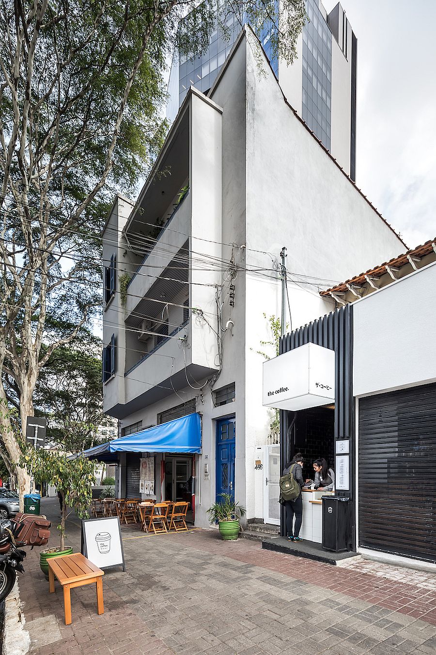 Japanese minimalism coupled with modern ergonomic design in Brazil