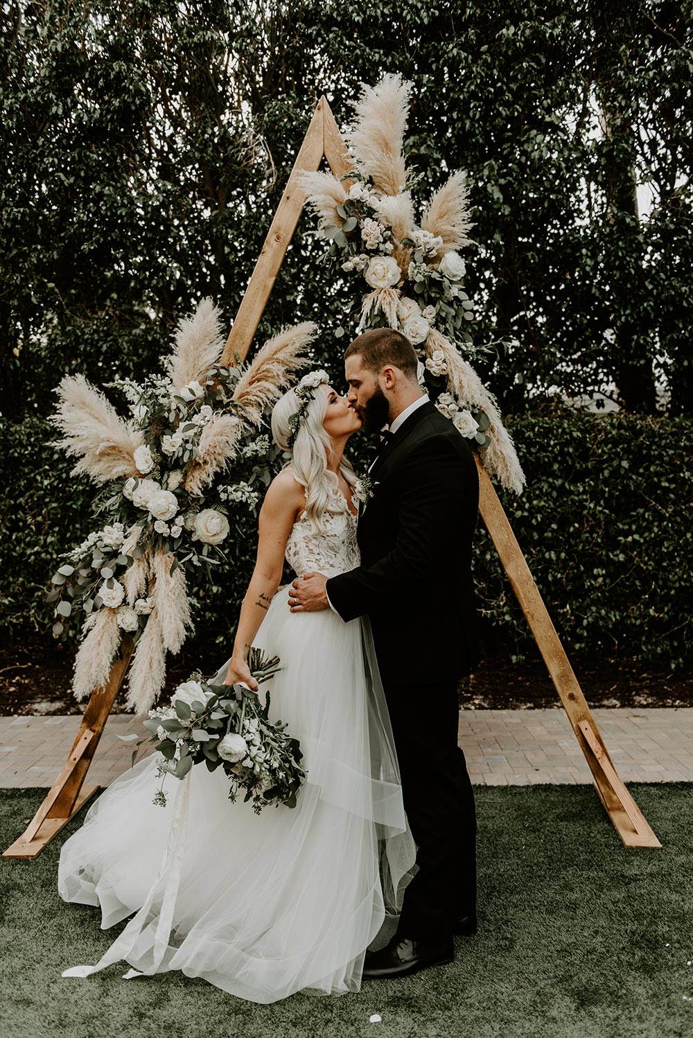 Modern wedding backdrop with pampass grass