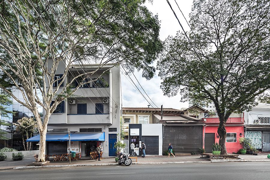 View of the Pinheiros Coffee Shop from a distance