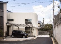 View-of-the-entrance-and-the-parking-at-the-Melt-House-in-Japan-217x155