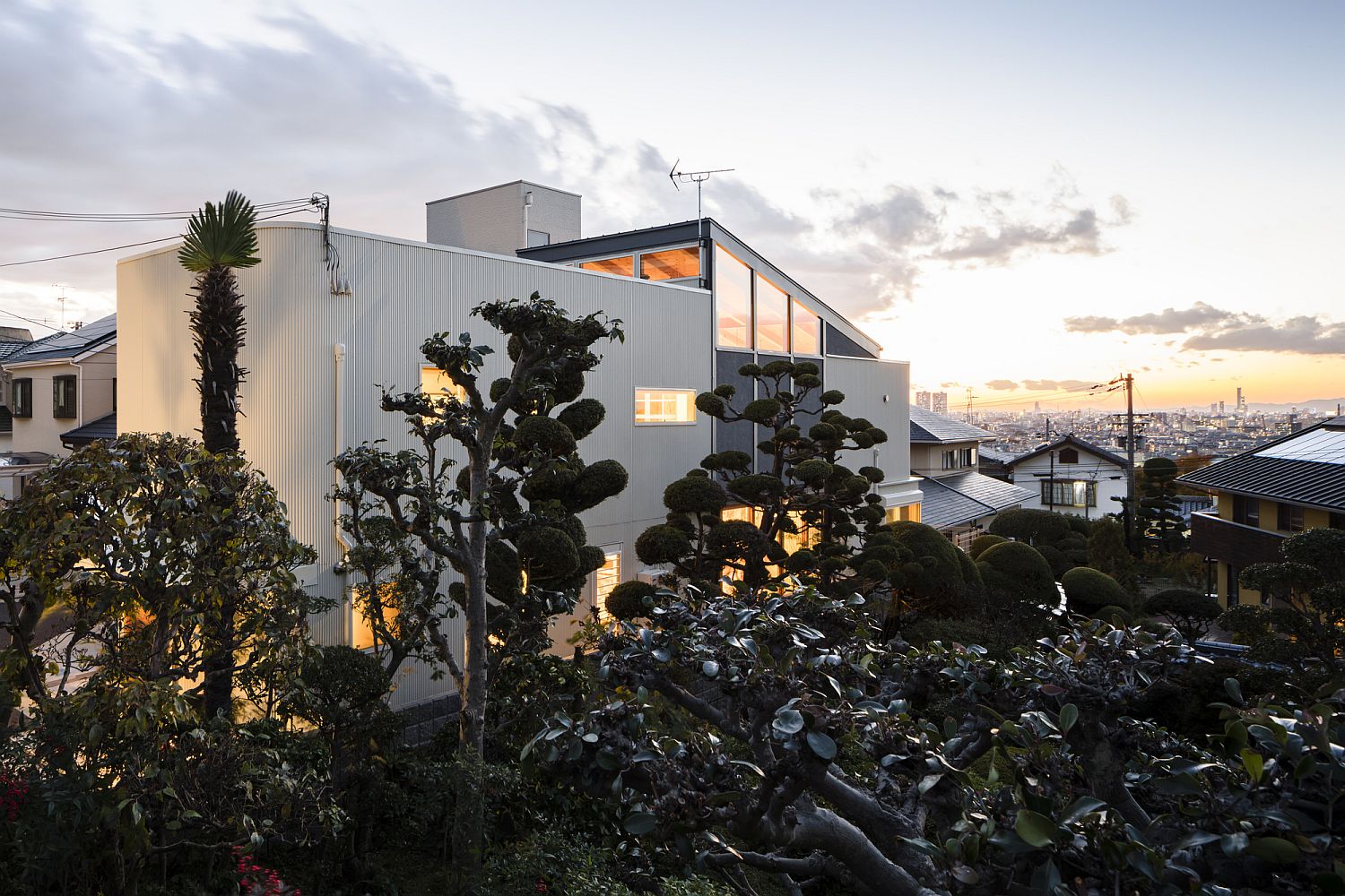 View-of-the-landscape-around-the-narrow-Japanese-home