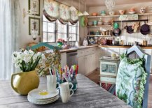 Beautiful-floral-pattern-easily-integrates-with-the-shabby-chic-charm-of-this-bespoke-kitchen-91527-217x155
