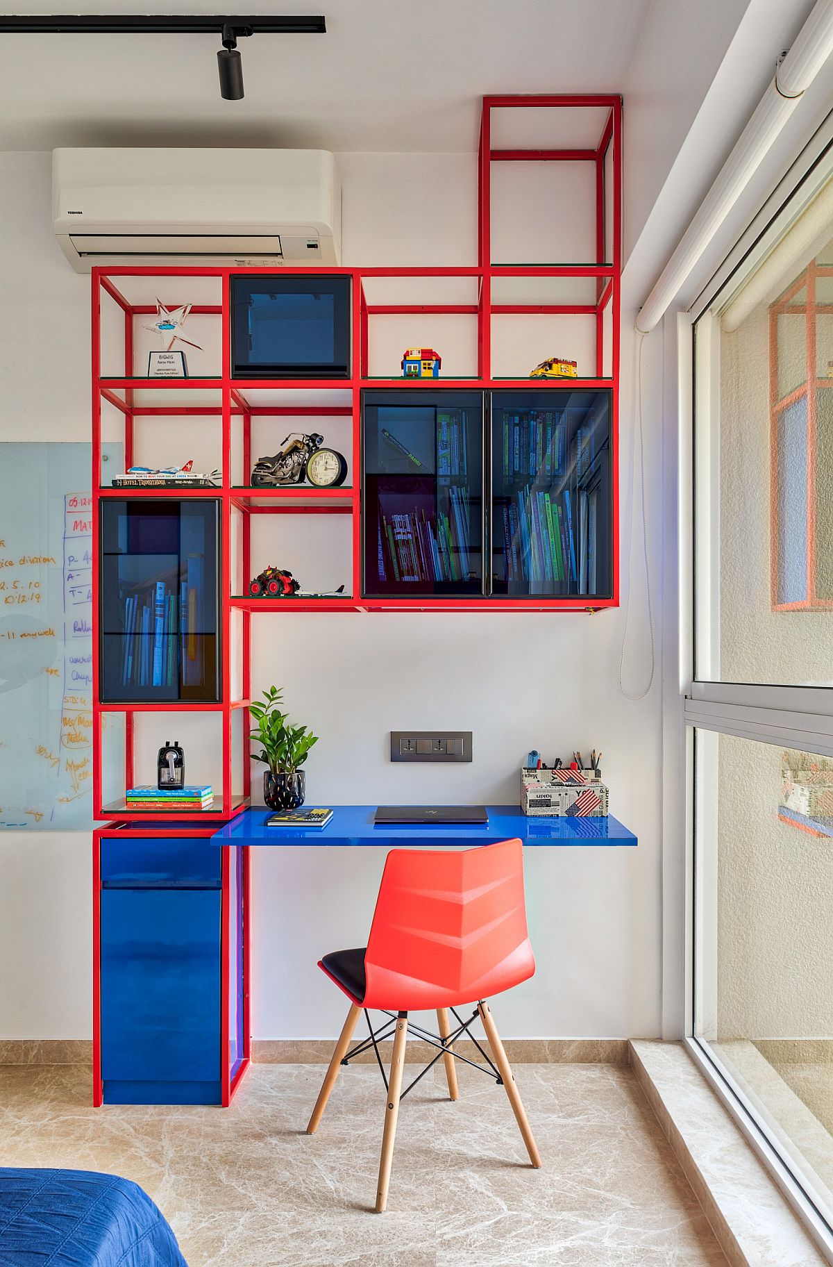 Dashing-red-and-blue-built-in-workstation-for-the-contemporary-home-office-17455