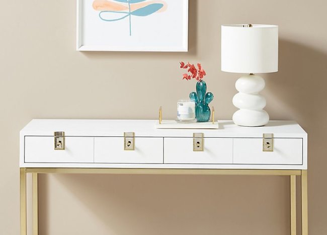 How to Style an Entryway Table