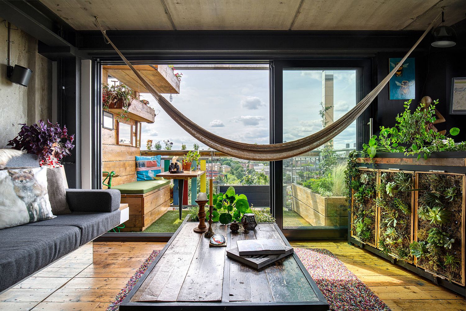 Hanging-a-hammock-in-the-living-room-gives-it-that-casual-boho-chic-look-without-ever-trying-too-hard-62044