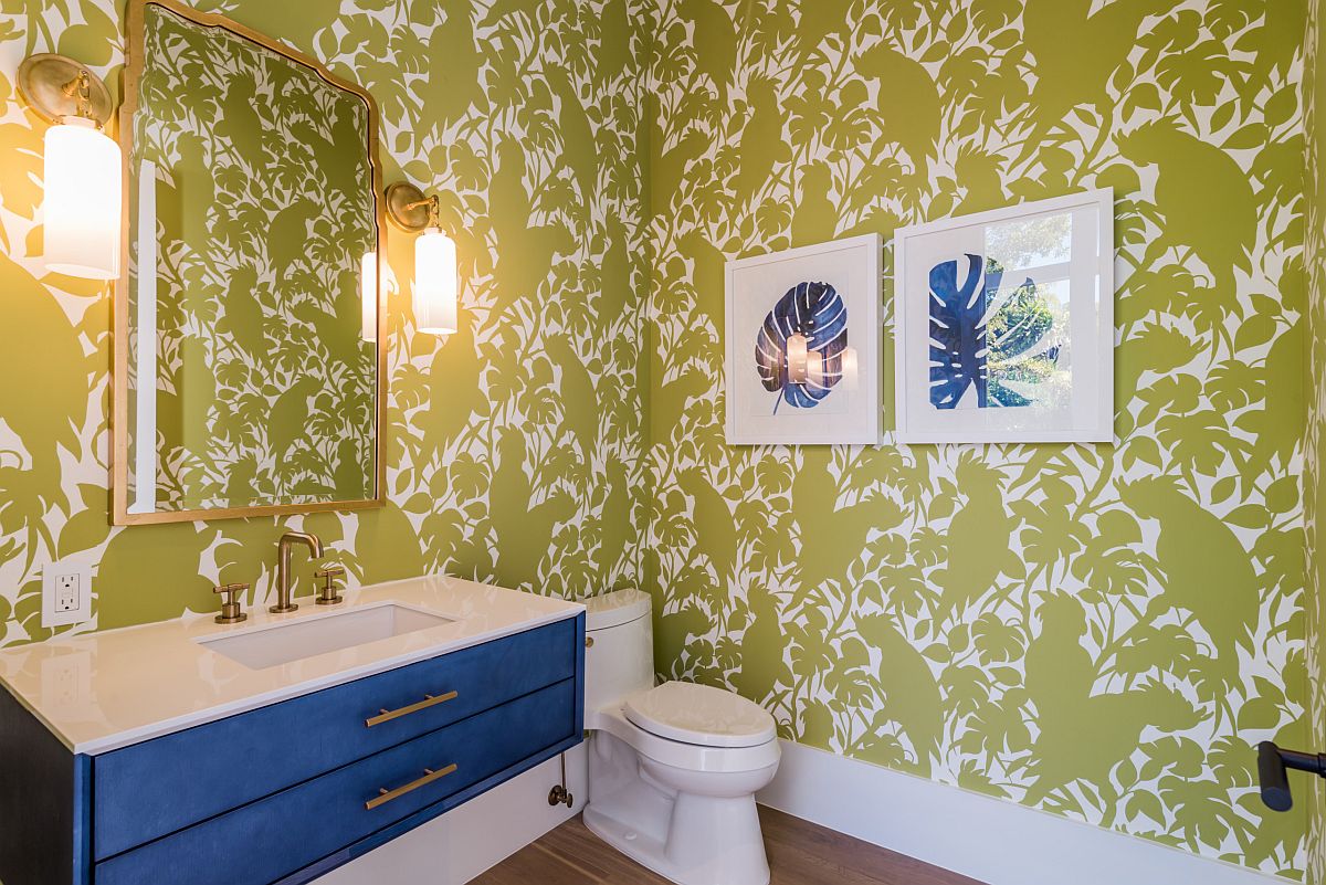 Nature-inspired wallpaper for the lovely and unique bathroom