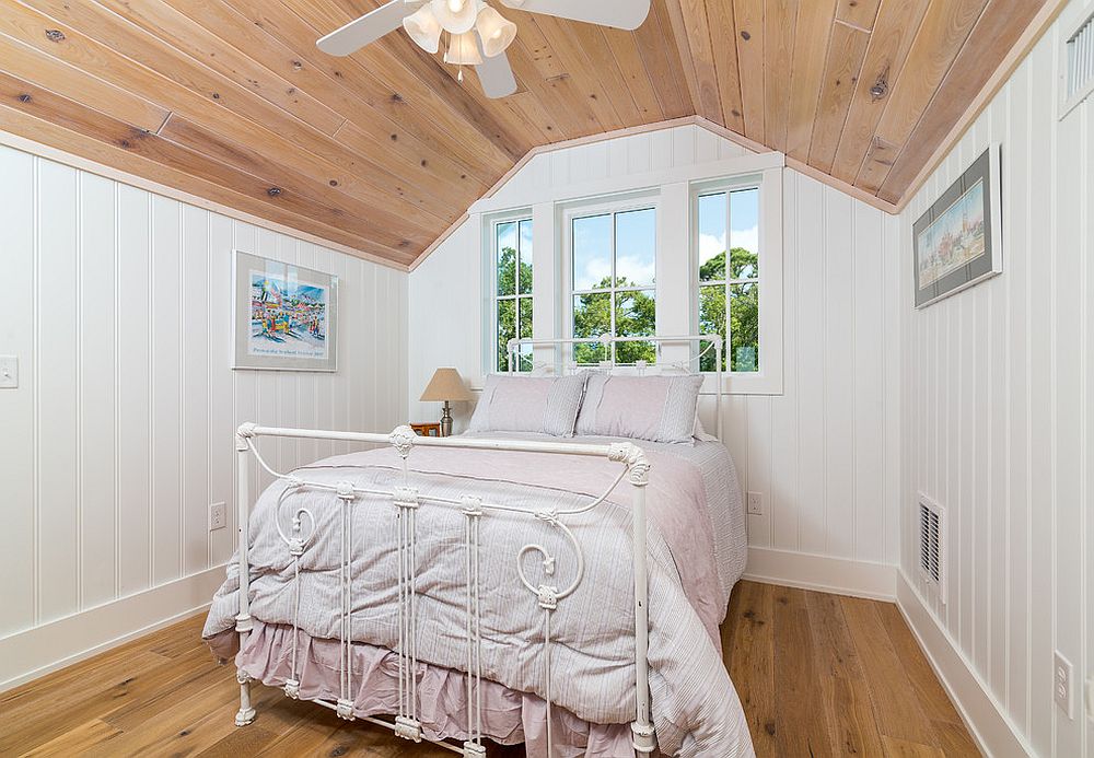 Simple and space-savvy attic bedroom design idea with modern beach style