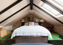 Skylights-bring-plenty-of-natural-light-ino-this-space-savvy-attic-bedroom-with-ceiling-beams-65490-217x155