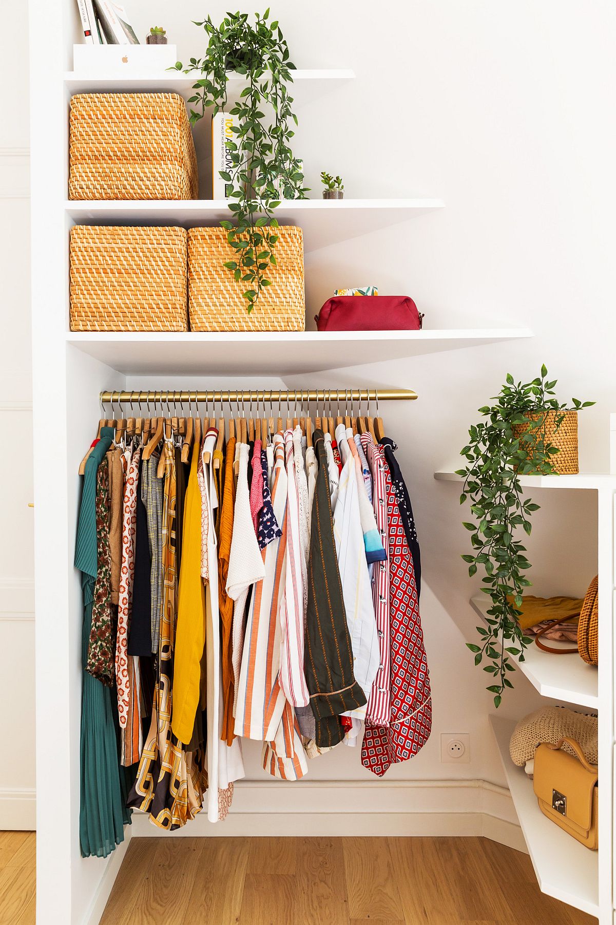 18 Small Apartment Closet Ideas that Save Space with Innovative Design