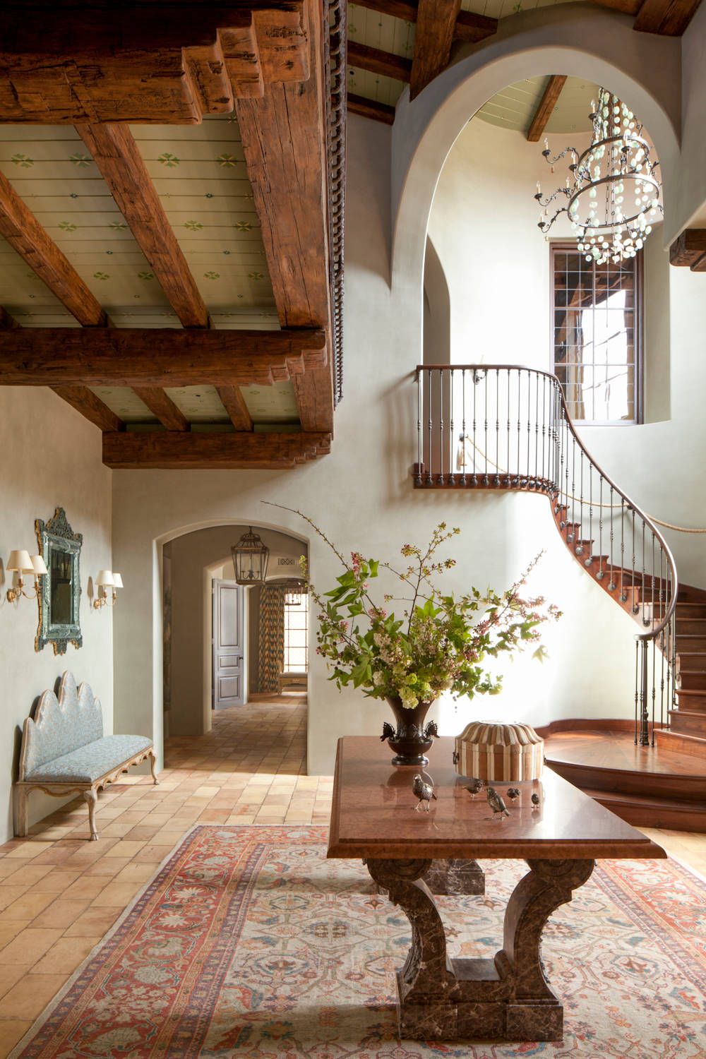Tuscan-charm-and-warm-color-scheme-combined-to-create-the-perfect-Mediterranea-style-entry-43099