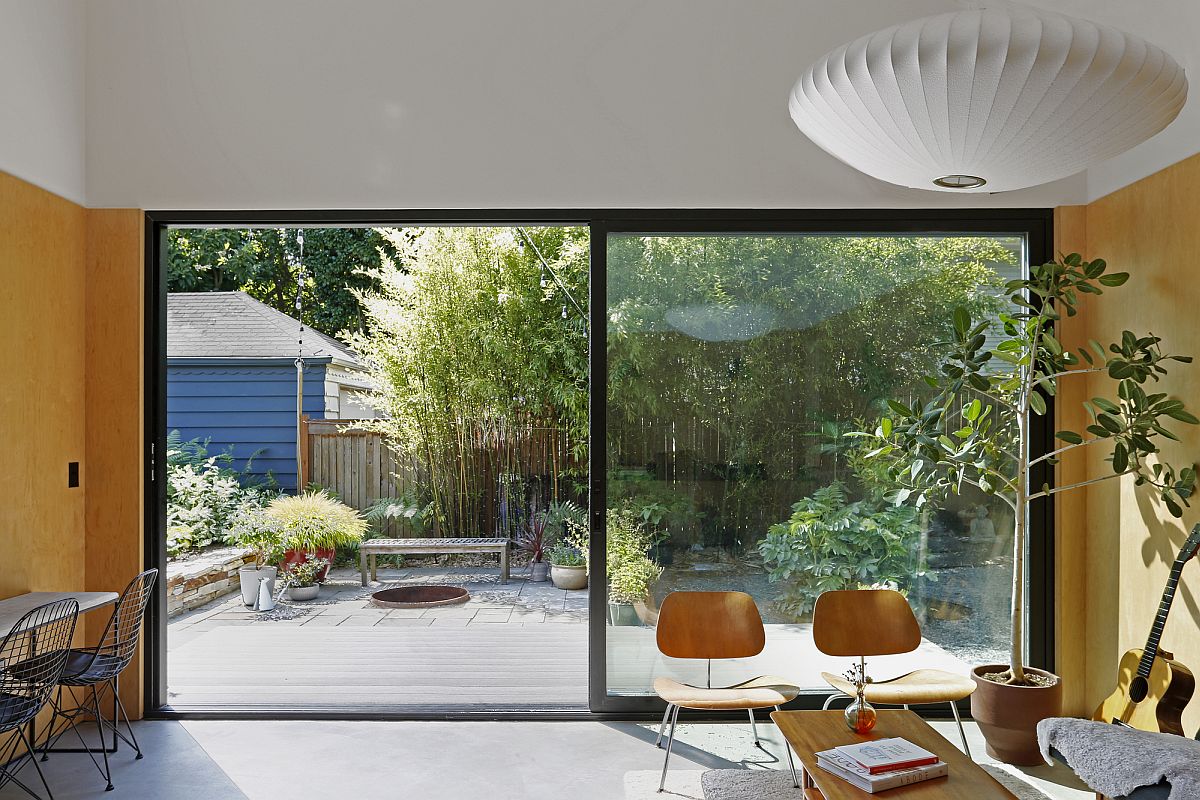 Creating smart connectivity between the living area and the garden using sliding glass doors