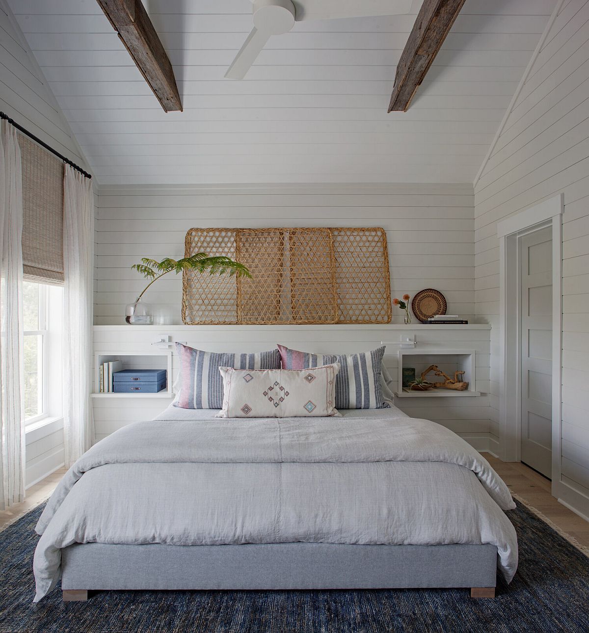 Delightful-blend-of-bohemian-and-beach-style-create-a-relaxing-bedroom-33540