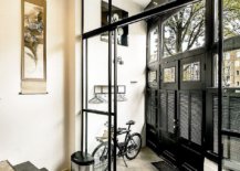 Entry-room-of-the-Canal-House-in-Amsterdam-with-a-dash-of-black-49407-217x155