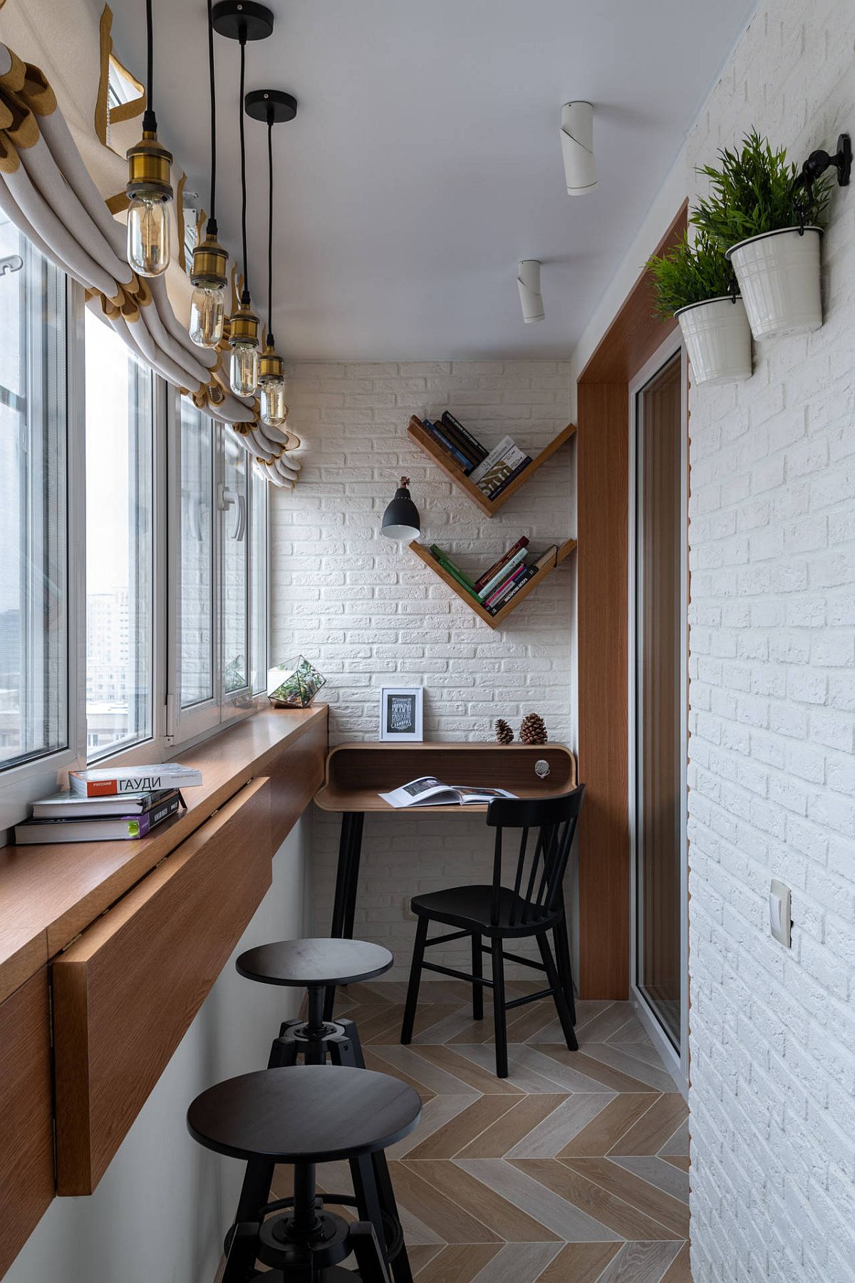 Fabulous transformation of the modern balcony in white into a gorgeous home office