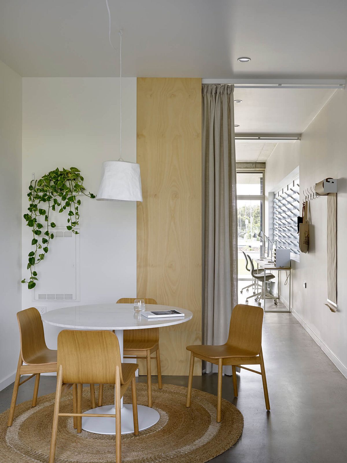 Small-white-and-wood-dining-area-idea-with-modern-style-12749