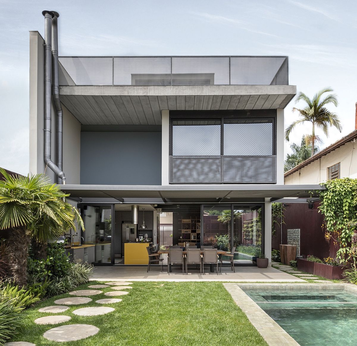 Spacious modern house in Alto da Boa Vista neighborhood of Rio with a large garden