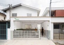 Street-facade-of-the-new-Torta-da-Vila-Restaurant-in-Brazil-34412-217x155