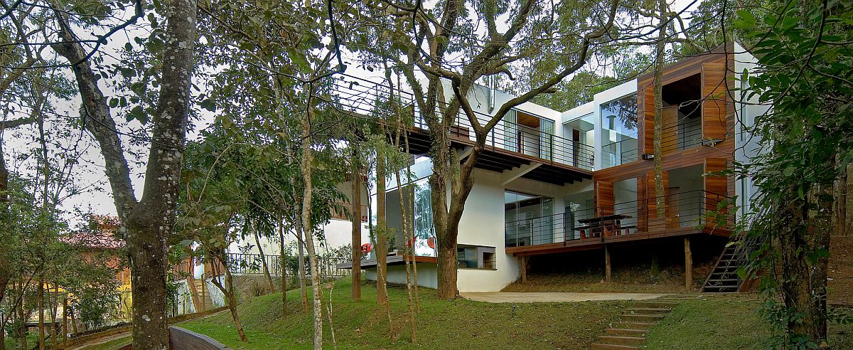 Stunning walkway extends into the forest canopy as it cantilevers 9 meters above ground