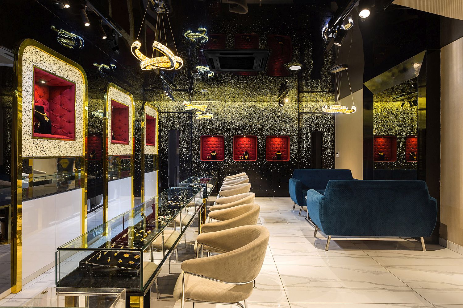 Beautiful and modern jewelry store design in black and gold