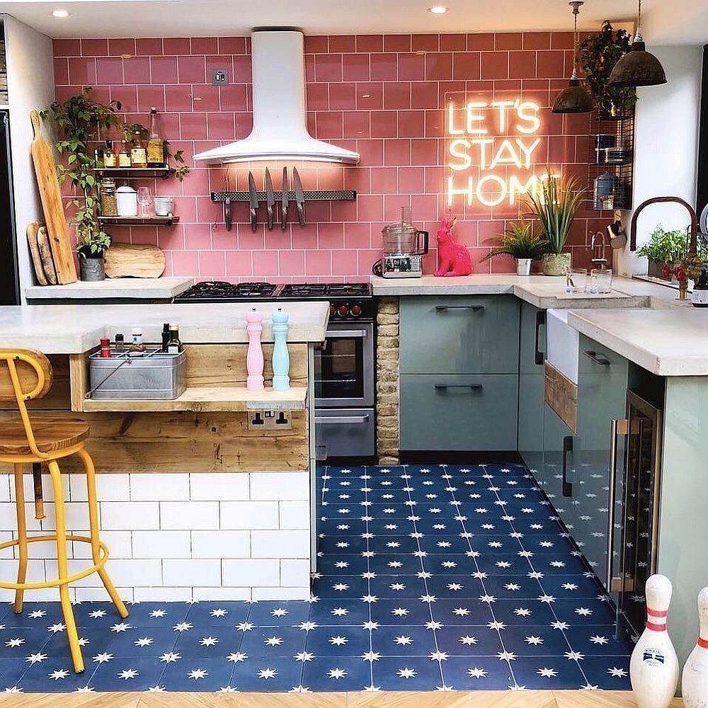 Color-filled-kitchen-in-blue-and-pink-with-dashing-neon-sign-27055