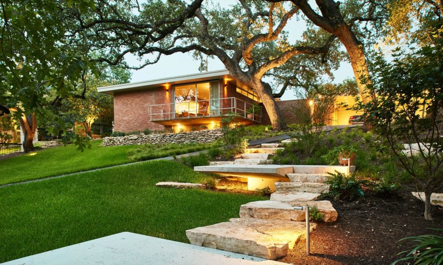 Renovation Brings Energy-Efficient Modernity to this 1950's Texas Home
