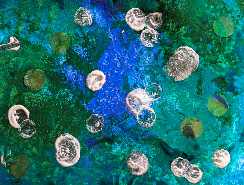 Ocean art with bubbles and pearls