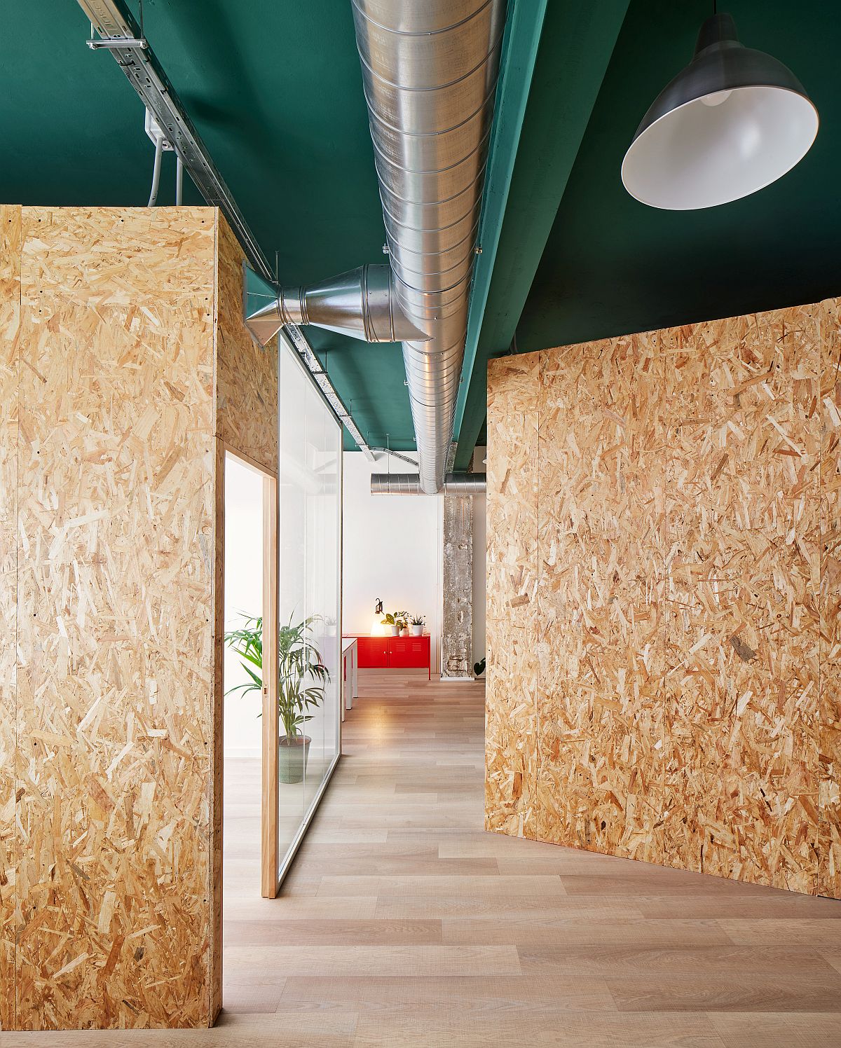 Original industrial elements of the interiorhave been preserved and enhanced inside the office space