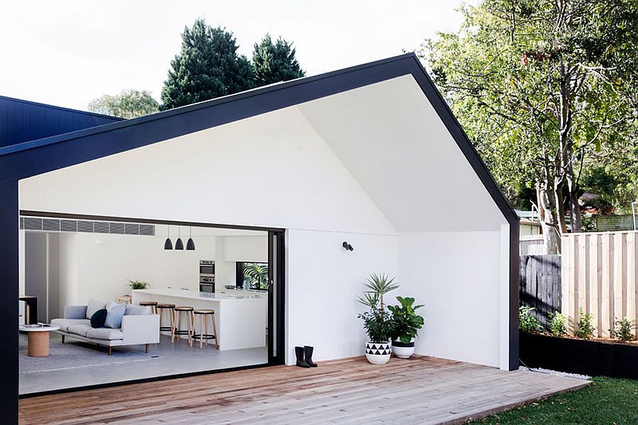 Shed-like rear extension of classic Sydney home offers seamless connectivity with the outdoors