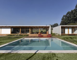 Eco-Friendly Home with Zero-Maintenance in Brazil Feels Open and Modern