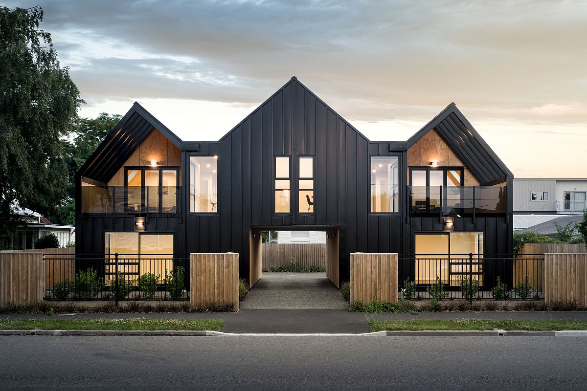 Dark-steel-and-glass-exterior-of-the-mdoern-building-in-Christchurch-57928