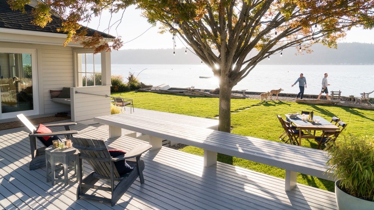 Deck-and-outdoor-dining-area-of-1890s-house-on-Vashon-Island-34620