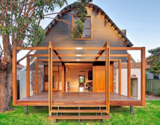 Cape Fear House: Revitalized 1920s Californian Bungalow in Sydney