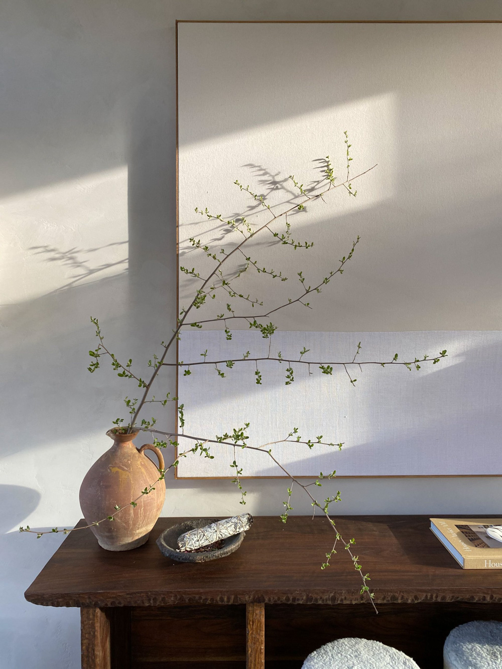 Foraged-branch-centerpiece-from-Eyeswoon-65594