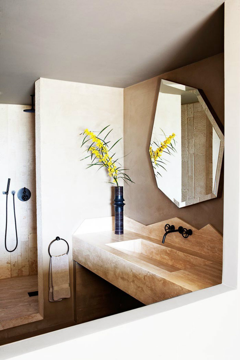 Geo-mirror-in-a-luxury-marble-bathroom-50241