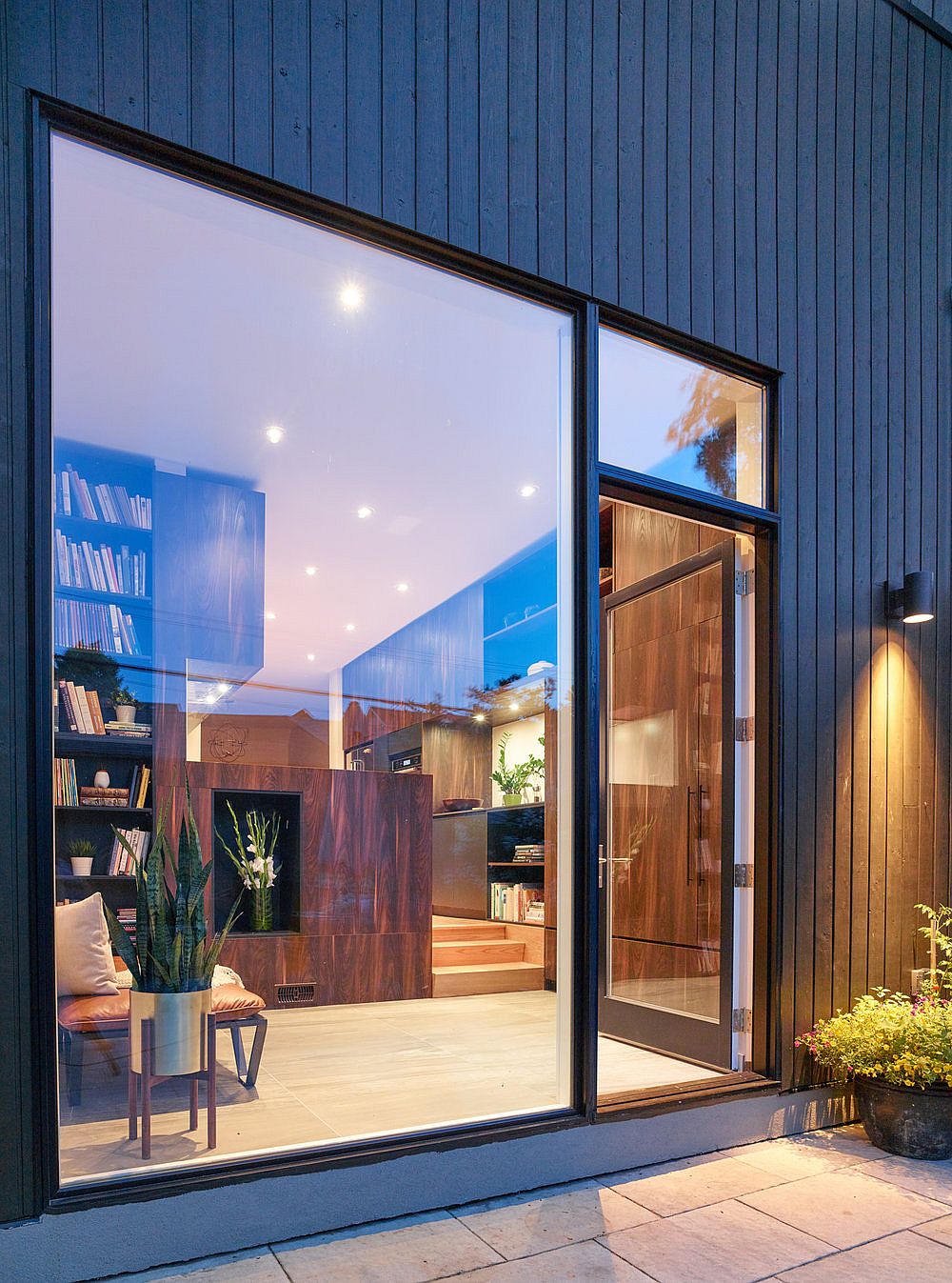 Glass-widnows-and-doors-connect-the-interior-with-the-new-rear-yard-36574