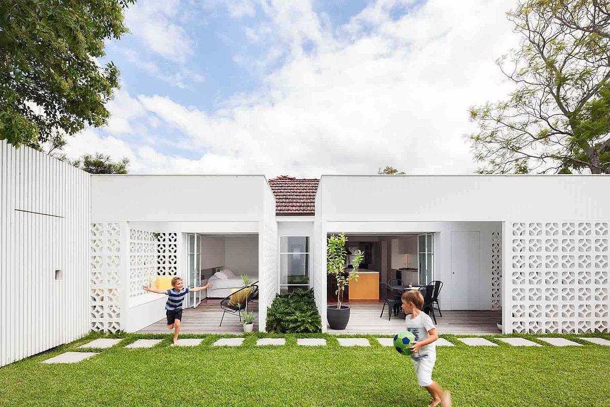 Modern Breeze Block House Extension Down Under with an innovative contemporary design