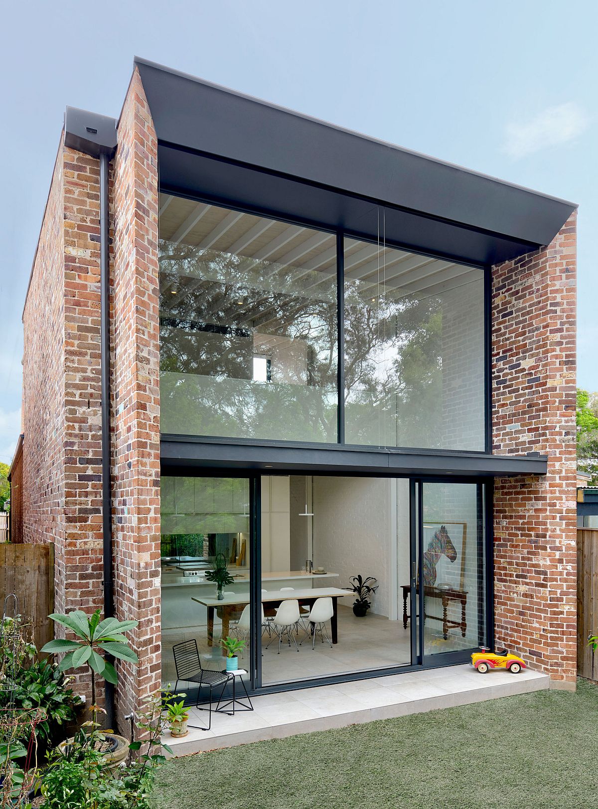 Beautiful Brick and Glass Extension Revamps This Suburban Sydney Home