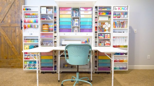 The Benefits of Organizing by Color | Decoist