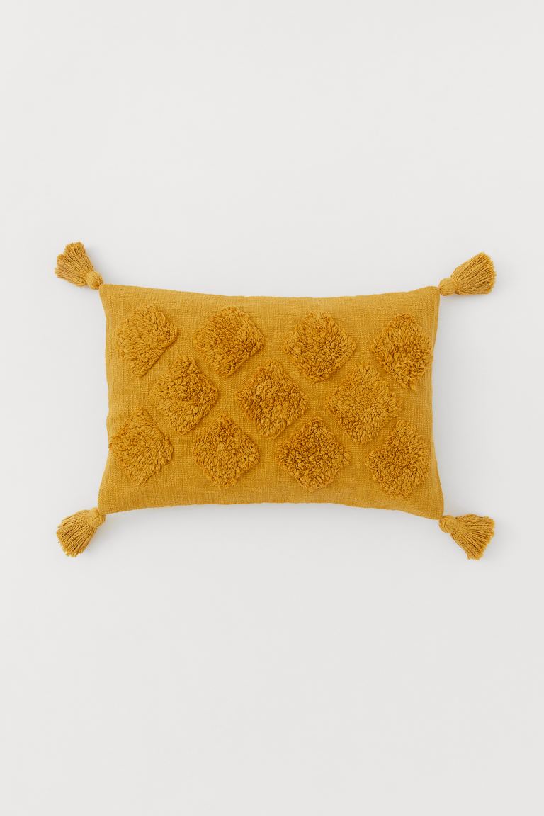 Textured-cushion-cover-with-tassels-96648