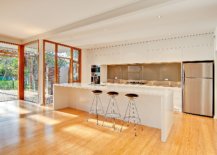Wood-and-white-kitchen-of-the-Sydney-house-connected-with-the-wooden-deck-outside-70089-217x155