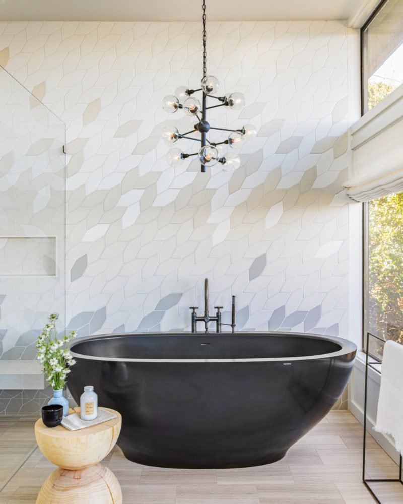 Blended-bathroom-wall-tiles-from-Fireclay-Tile-80249