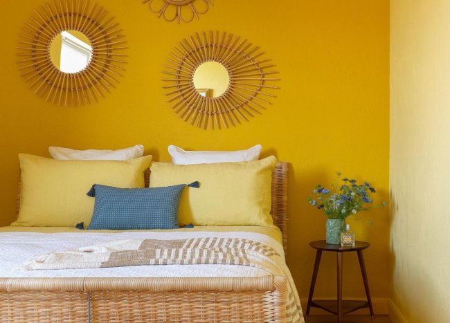 20 Breathtakingly Beautiful Yellow Bedrooms for More Upbeat Mornings
