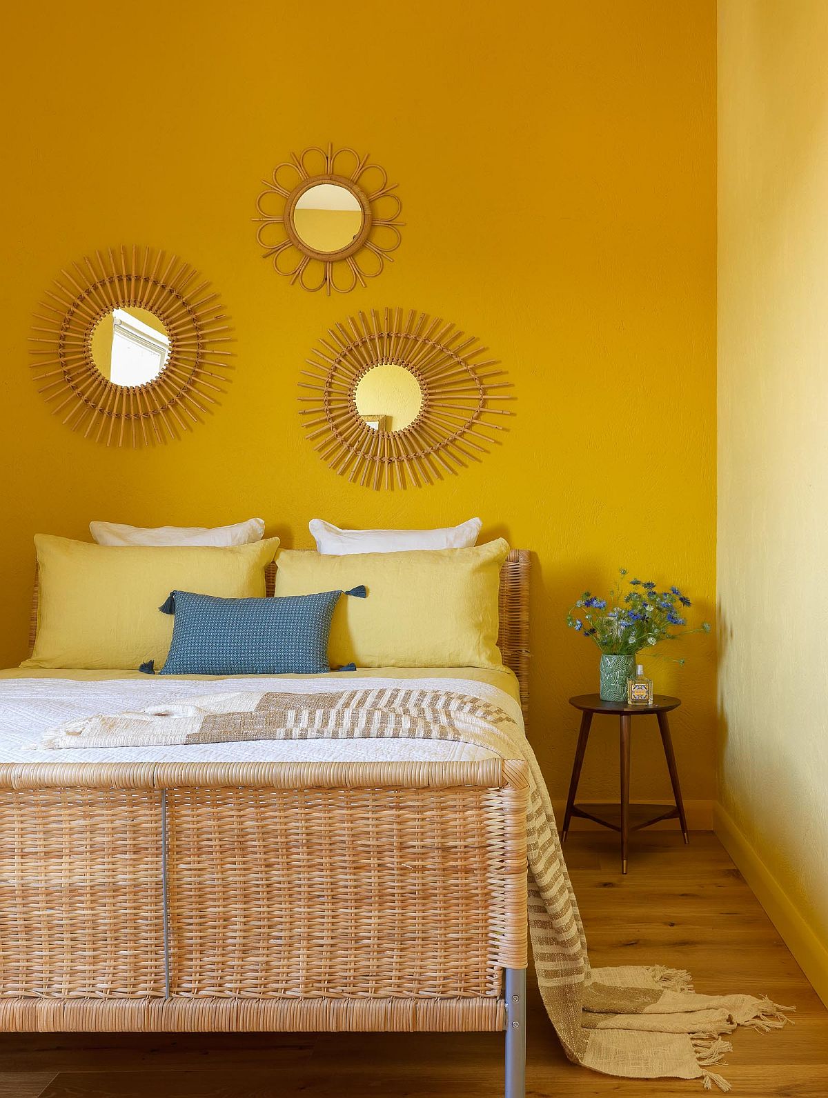 Lovely-Modern-Mediterranean-style-bedroom-with-yellow-walls-feels-bright-and-inviting-65996