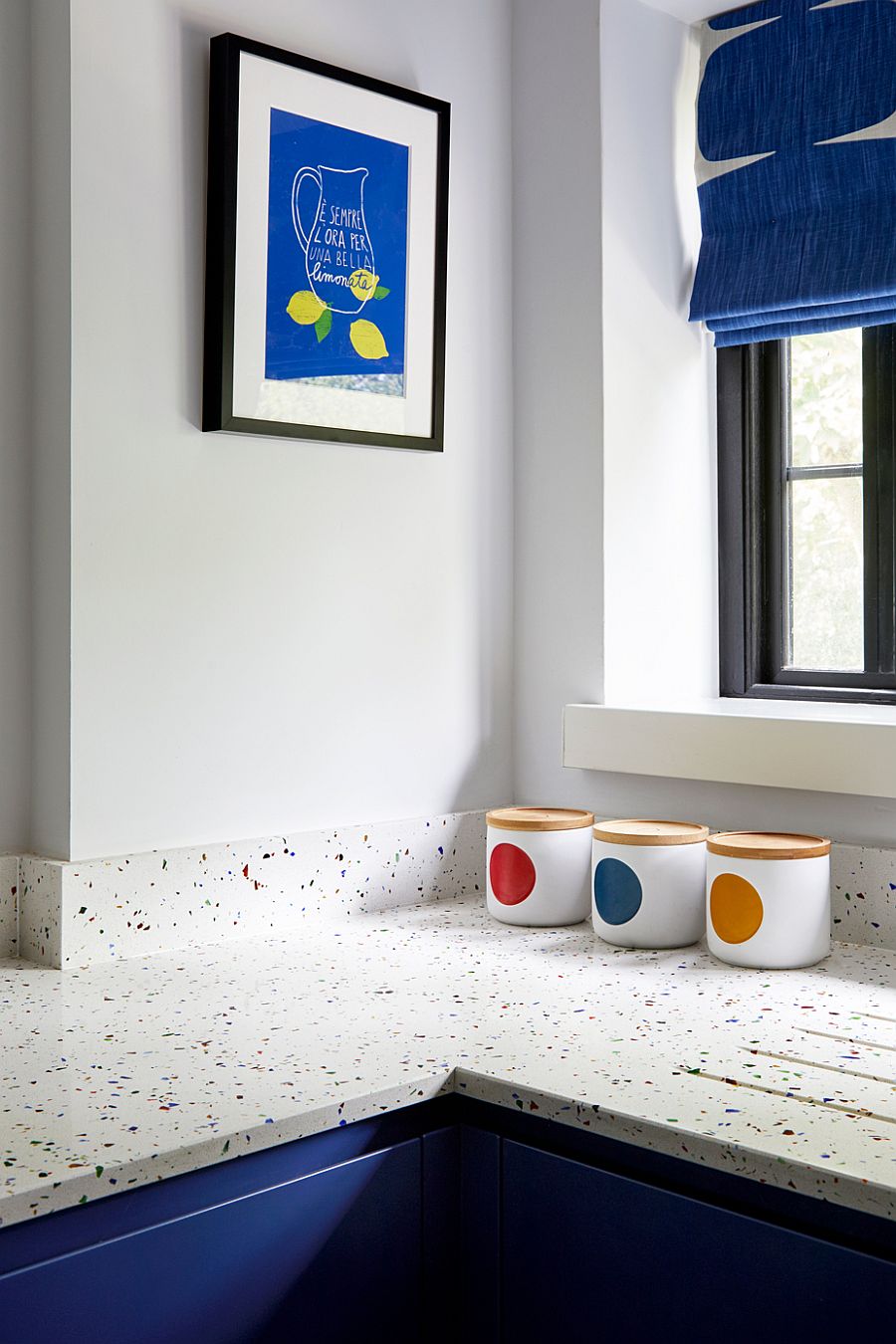 Quirky kitchen countertop with a mosaic pattern and a dash of color