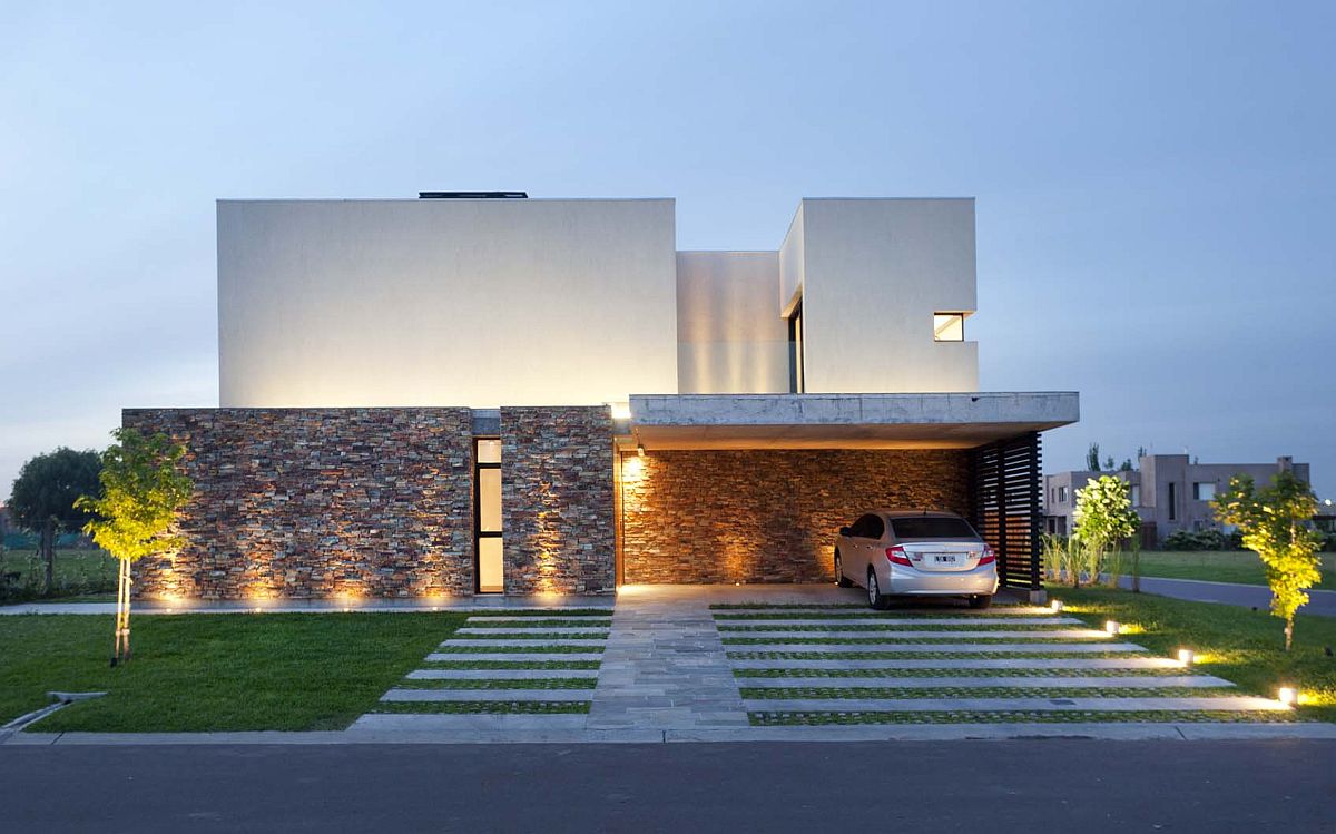 Street facade of contemporary House A in Buenos Aires