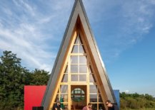 Sturdy-and-space-savvy-design-of-the-cabin-with-A-frame-makes-an-instant-visual-impact-24815-217x155