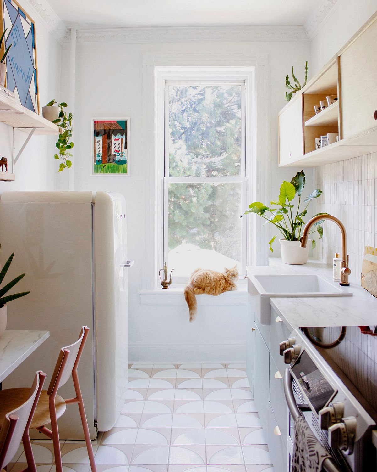 Bright-and-white-small-Scandinavian-kitchen-of-New-York-home-with-smart-design-65827