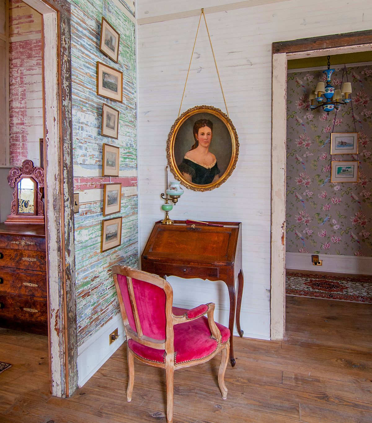 Bringing classic Victorian and farmhouse touches to the tiny eclectic home workspace with a dash of pink