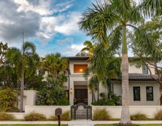 Casual Sophistication Meets Modern Luxury at this Majestic Home in Florida